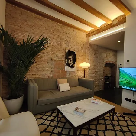 Luxury 2br&2washrooms City Center *