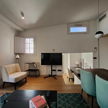 Luxury 2br&2washrooms City Center *