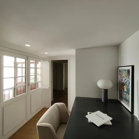 Luxury 2br&2washrooms City Center *